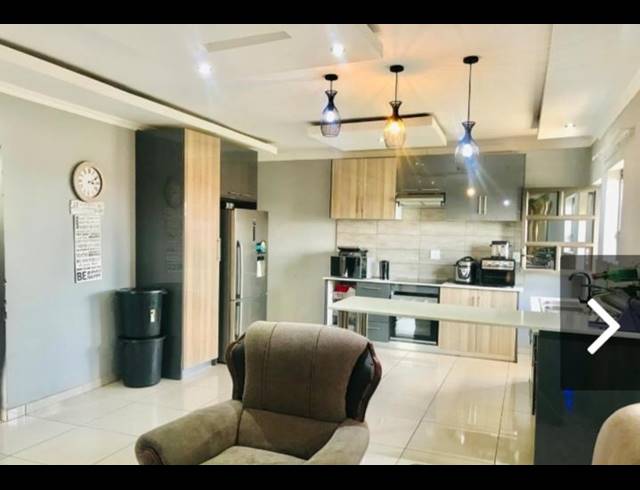 3 BEDROOM HOUSE FOR SALE IN MAHLASEDI PARK